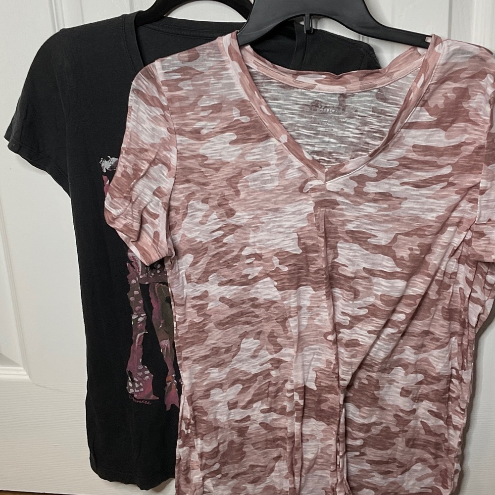 Converse All Star Black T-Shirt & MUDD sheer pink camouflage activewear shirts,L